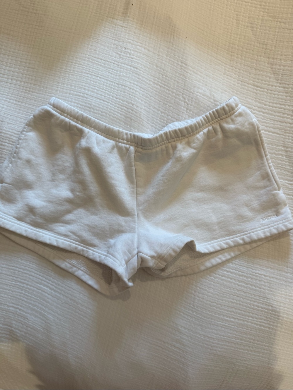 Aritzia Cream Sweatfleece Boyfriend Shorts